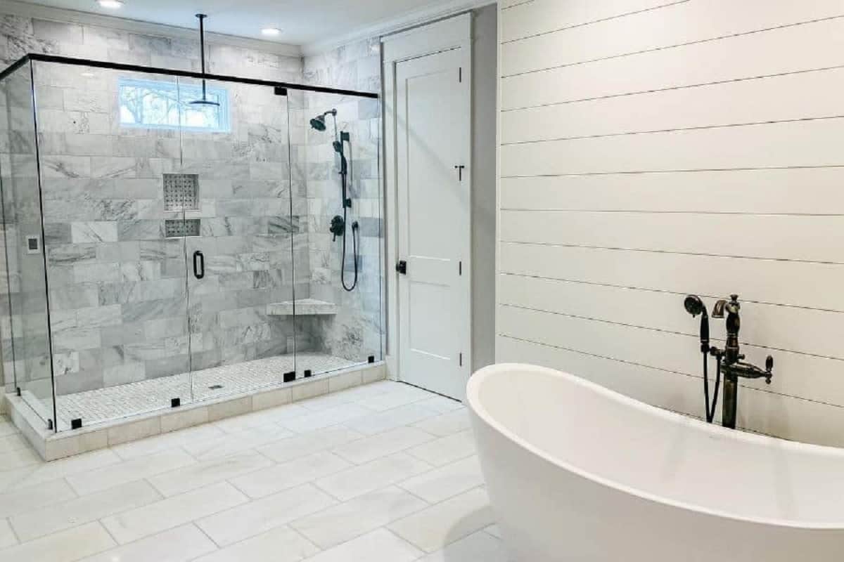 What Are the Benefits of WalkIn Showers? Home Renovations Ottawa