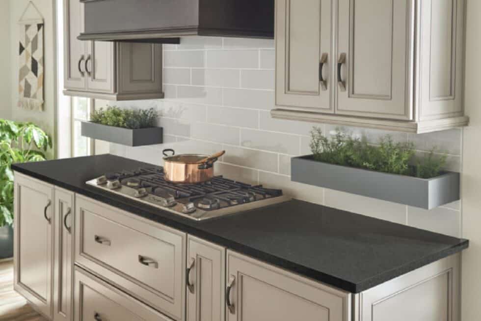 The Best Comparison of Laminate vs. Quartz Countertops Home