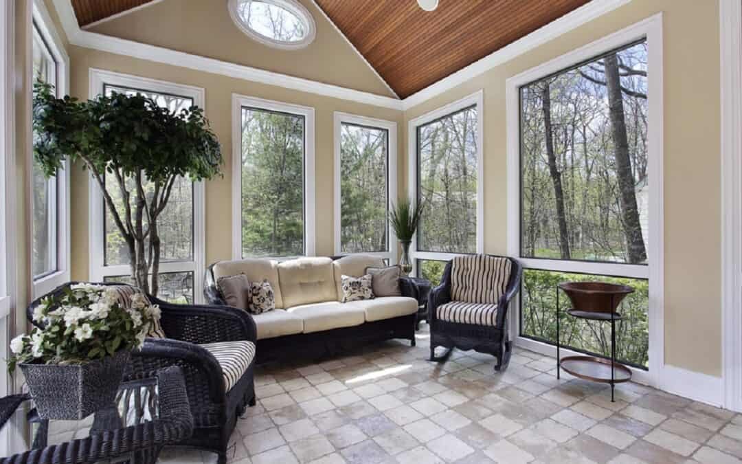 A Quick Guide to Adding a Sunroom for Outdoor Living Spaces